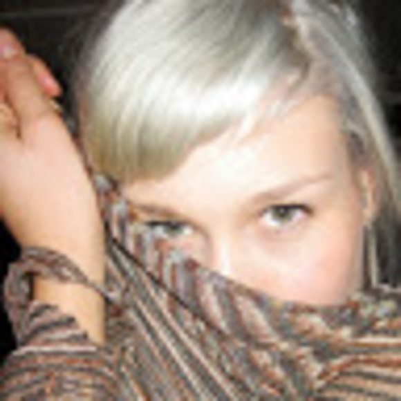 Meet your Posher, Cristina - Picture 1 of 1